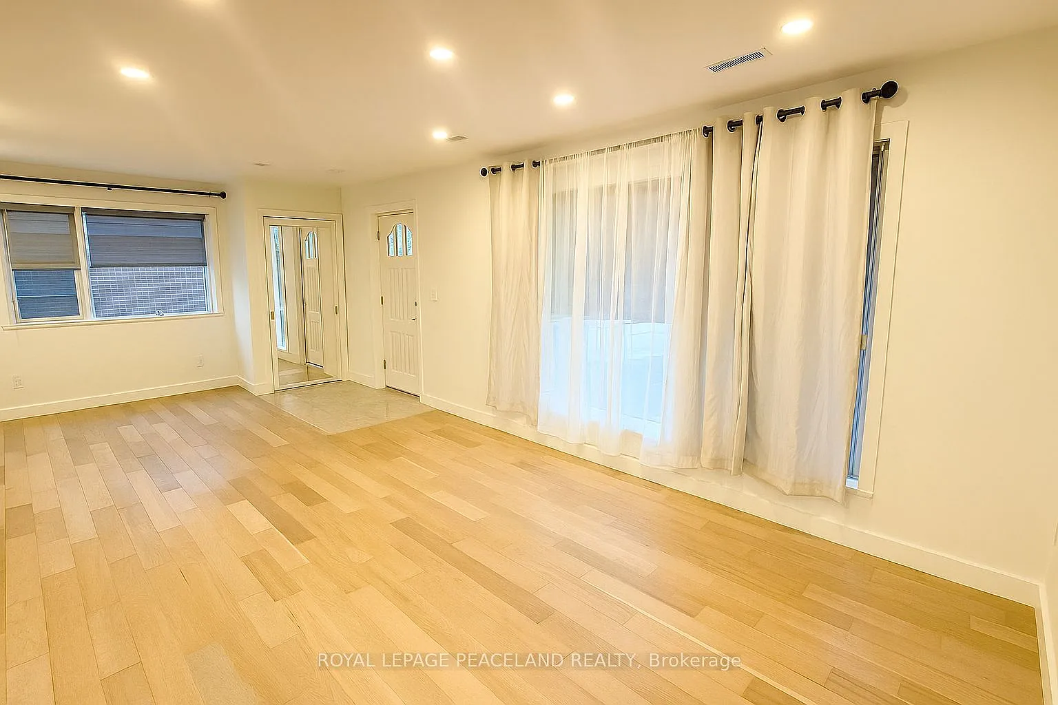 4 bed, $3,000 — Photo 2