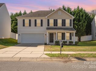 5815 Parkstone Dr, Matthews, NC 28104