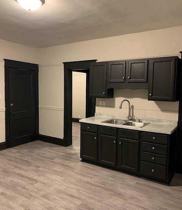 1st image of 2605-2607 S 6th St #2