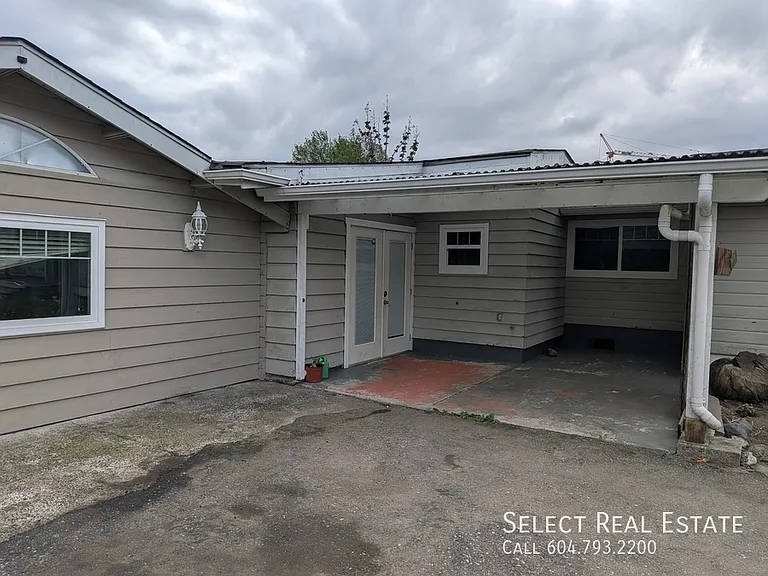 46520 Clayton Ave — Photo 2