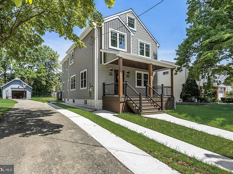1833 W High St — Photo 2