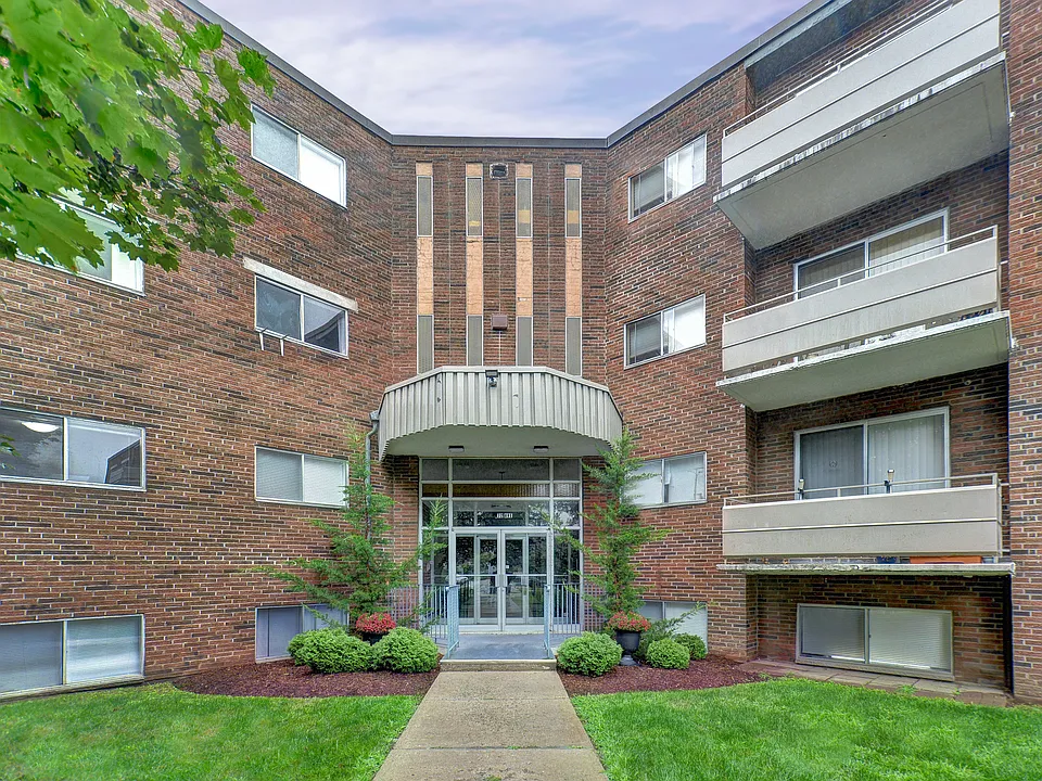 72 Alison Ave