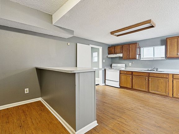 3rd image of 416 Evelina St