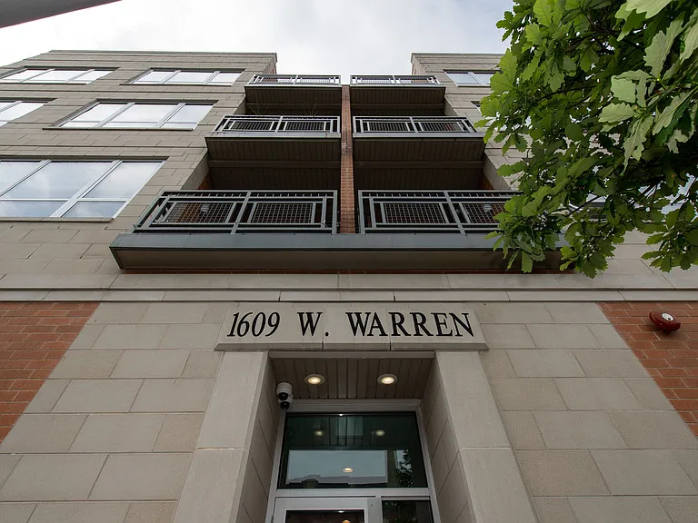 HIGHPOINT West Loop — Photo 4
