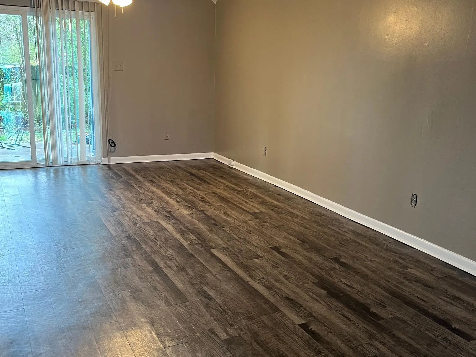 4725 Hoffman Rd — Photo 3