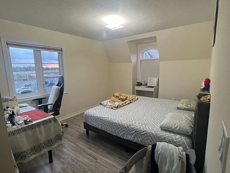 200 Veterans Dr E #100 — Photo 5