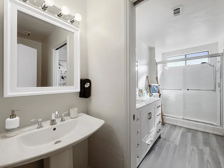 47 Juan Carlos Dr — Photo 22
