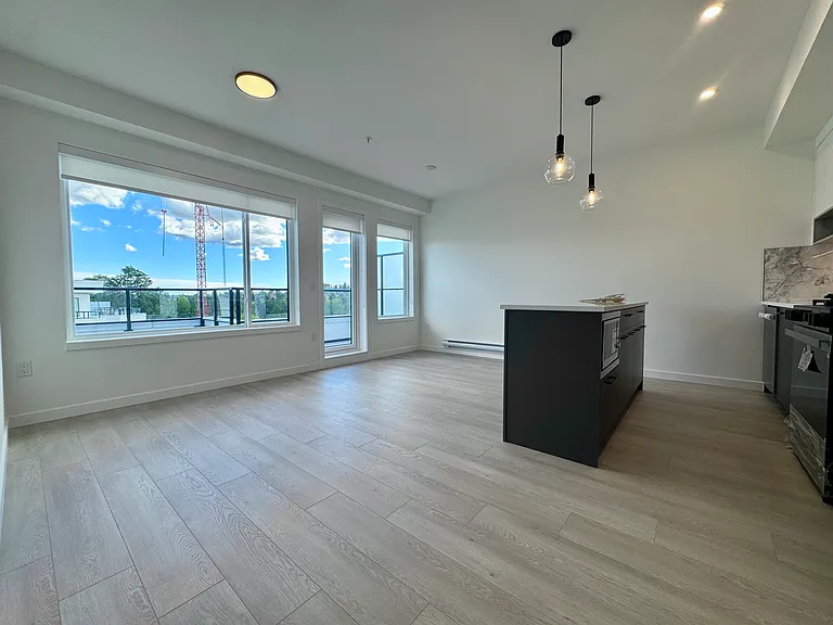19310 Fraser Hwy — Photo 3