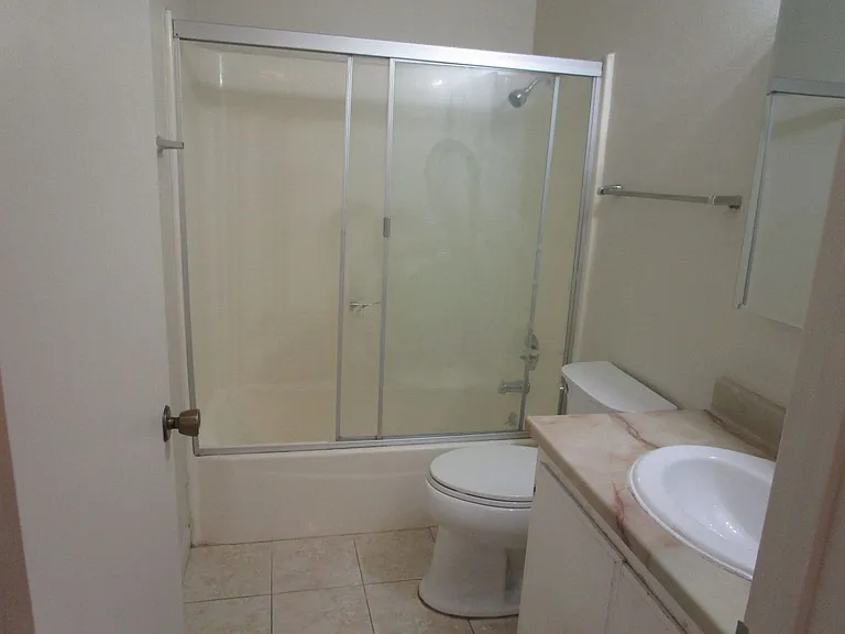812 Briarwood Ct — Photo 15
