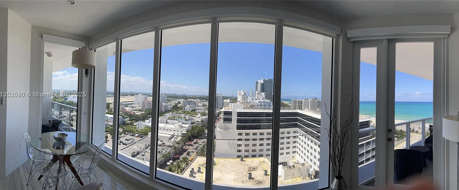The Decoplage Condo — Photo 2