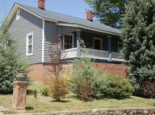 33 W Main St, Ware Shoals, SC 29692