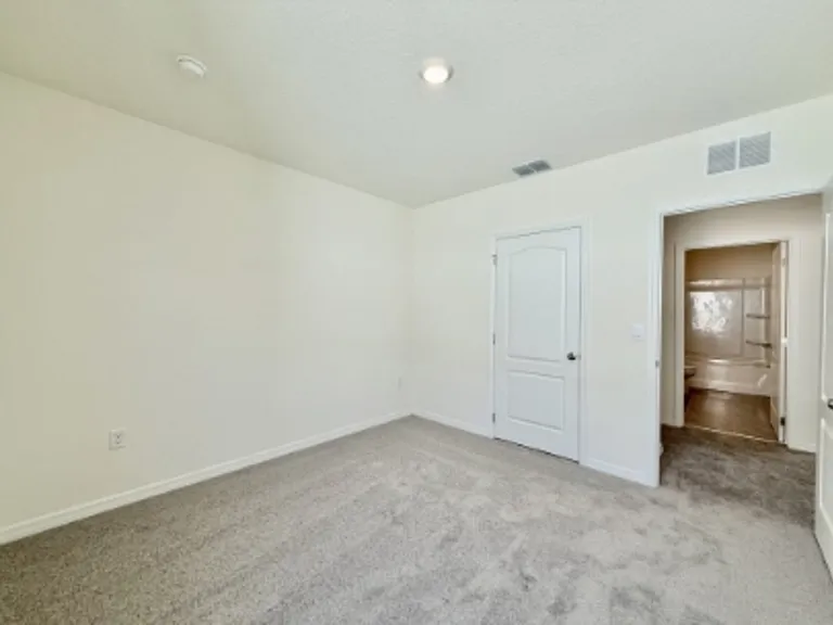1374 Holodak Dr — Photo 31