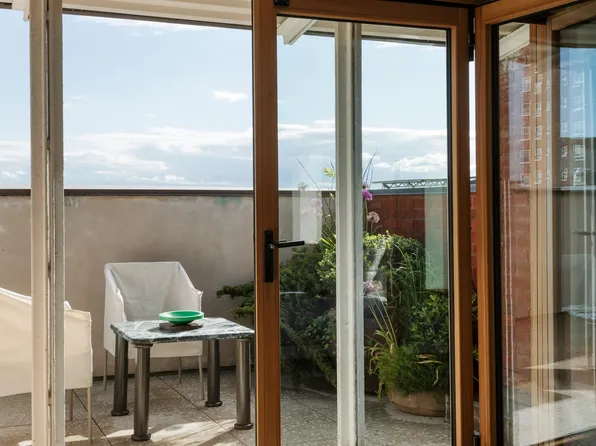 96 King Street image 22 of 22