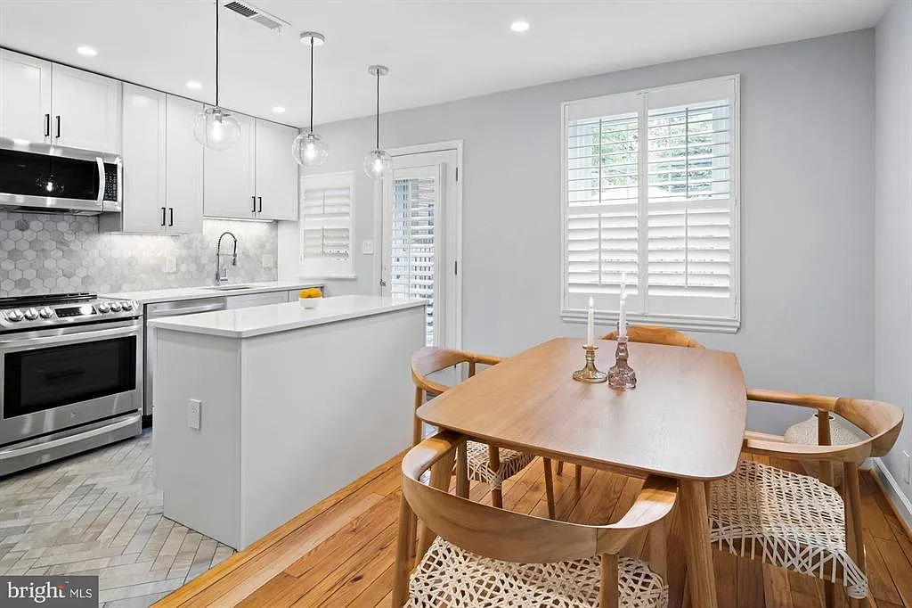 2 bed, 1383 sqft, $3,800 — Photo 3