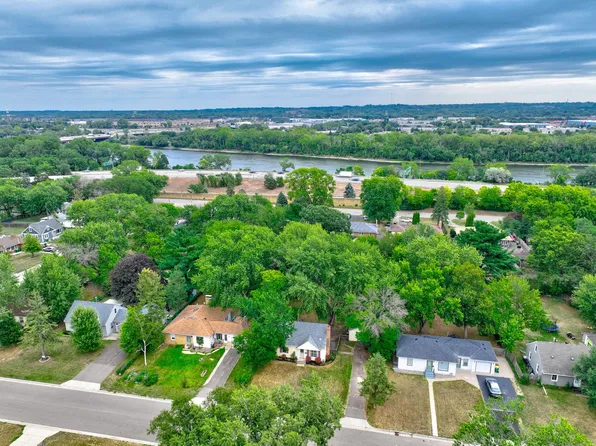 6024 Camden Ave N, Brooklyn Center, MN 55430