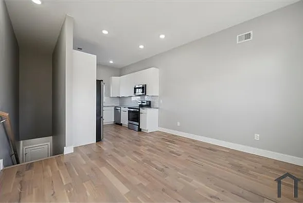 2 bed, 1038 sqft, $1,475 — Photo 4