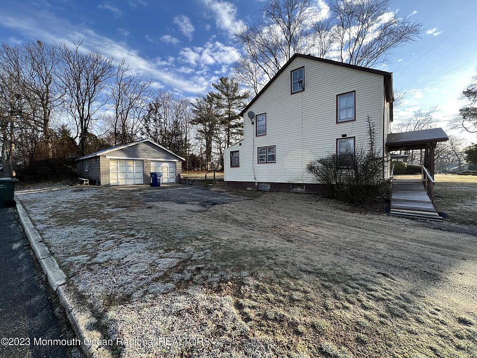 2nd image of 493 W Lincoln Ave