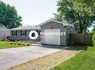 636 Holiday Dr, Fortville, IN 46040