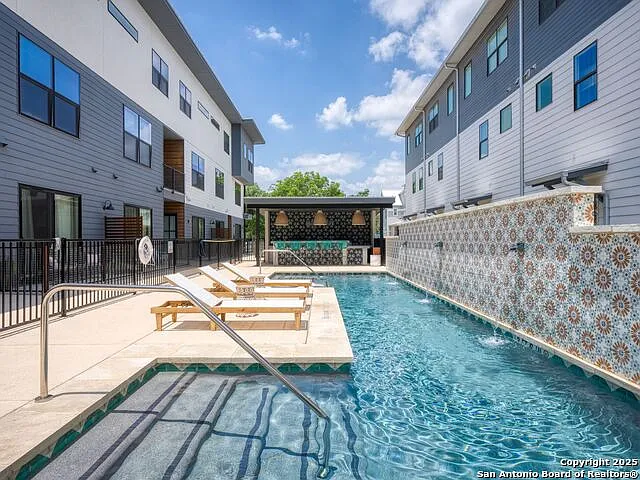 2 bed, 2.5 bath, 1456 sqft, $2,200 — Photo 1