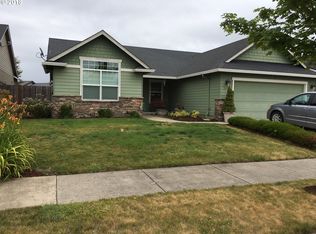 1055 Whitledge Pl, Harrisburg, OR 97446