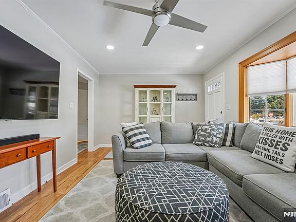 5th image of 364 Westfield Ave