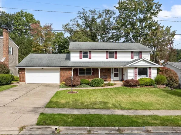 2741 Magnolia St, Endwell, NY 13760