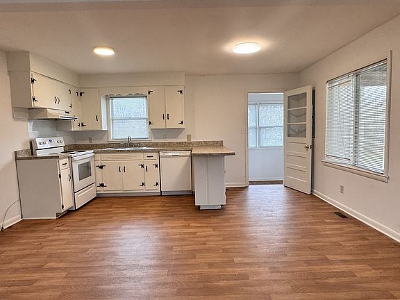 3rd image of 4136 Pleasant Grove Rd