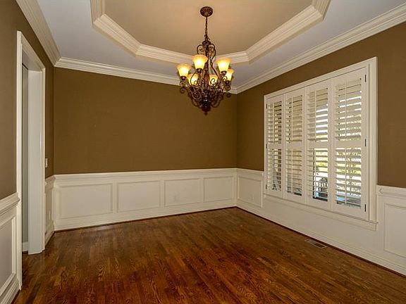 4th image of 708 Park Manor Dr SE