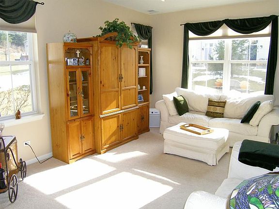 2nd image of 2959 Hillsboro Ct
