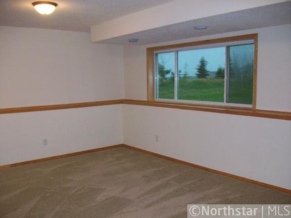 5th image of 240 Glenshire Blvd N