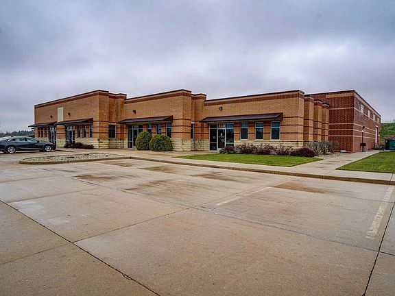 2nd image of 200 W Evergreen Pkwy #230