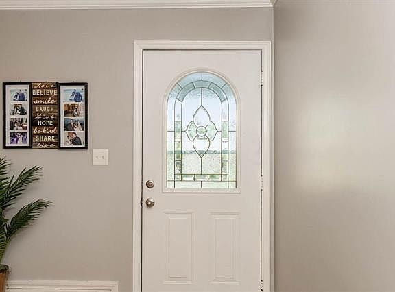 5th image of 826 S 52nd St
