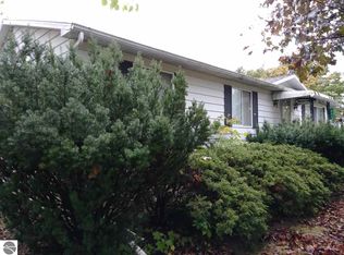 631 S Jeffery Ave, Ithaca, MI 48847