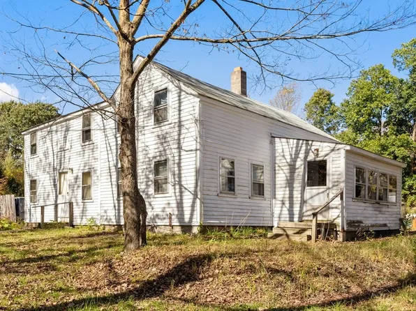 102 Center St, Groveland, MA 01834