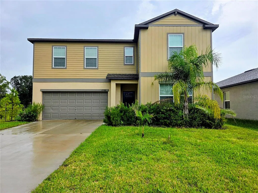 6 bed, 3.0 bath, 3362 sqft, $2,900 — Photo 1