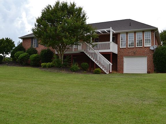 2nd image of 185 Cross Creek Ln