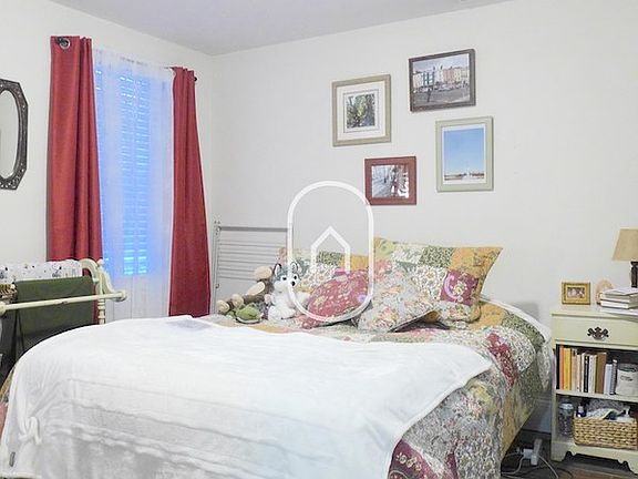 2nd image of 130 Marcella St