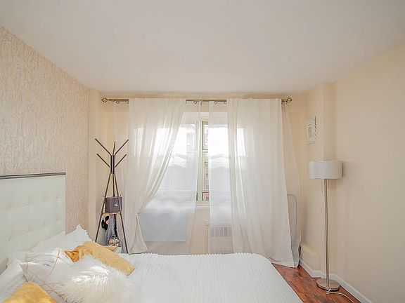 5th image of 2930 W 5th St APT 17H
