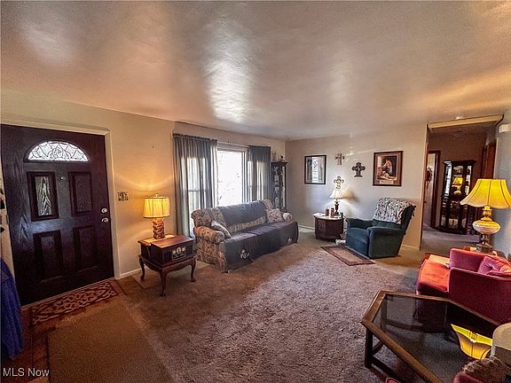 4th image of 1720 Laurie Dr