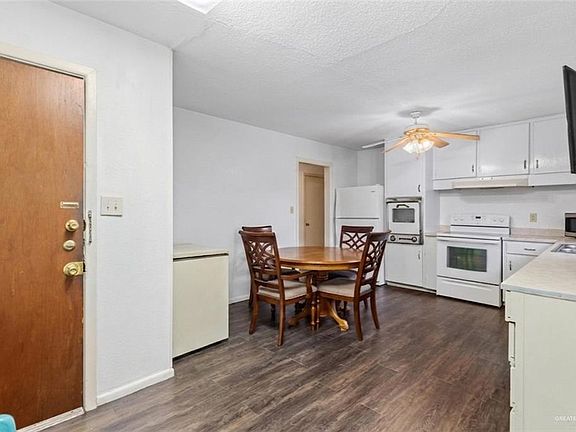 5th image of 303 E 7th St