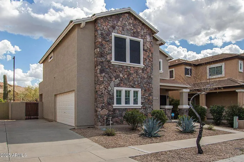 3 bed, 2.5 bath, 1533 sqft, $2,150 — Photo 2