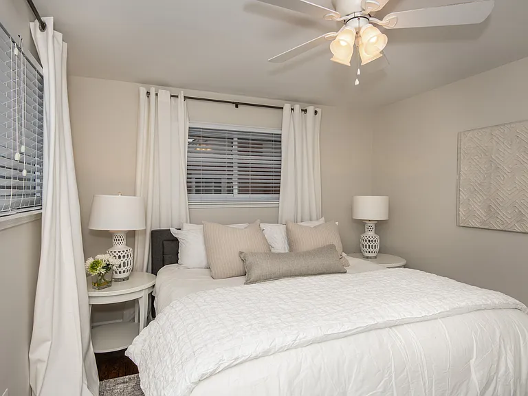7809 Greenbriar Ln — Photo 21