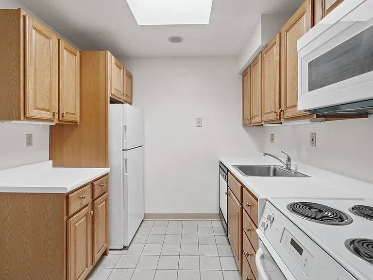 270 Shady Ave #34 — Photo 3