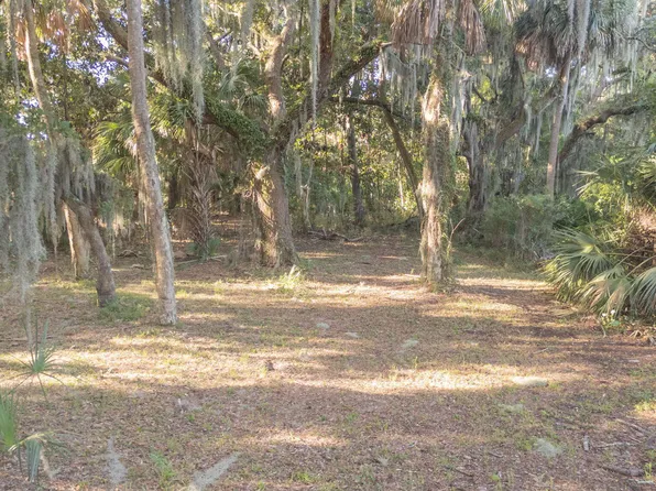 20 Harbor River Cir, Saint Helena Island, SC 29920