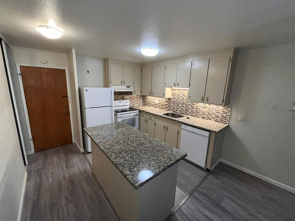1st image of 456 Wayne Ave #28