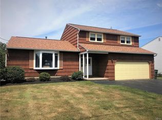 5459 Topsfield Ln, Clay, NY 13041
