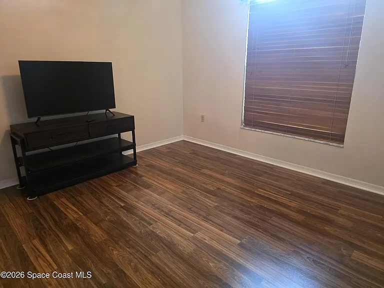 870 Spirea Dr — Photo 15