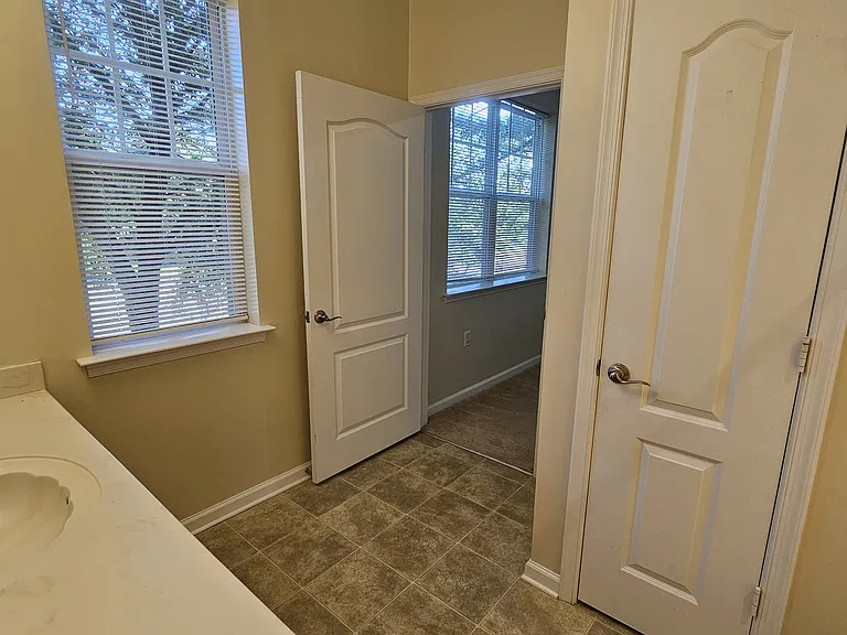 5304 Warminster Dr #203 — Photo 9