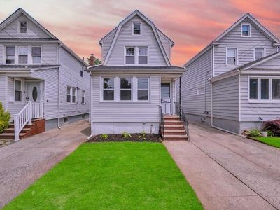 90-21 221st Place, Queens Village, NY, 11428