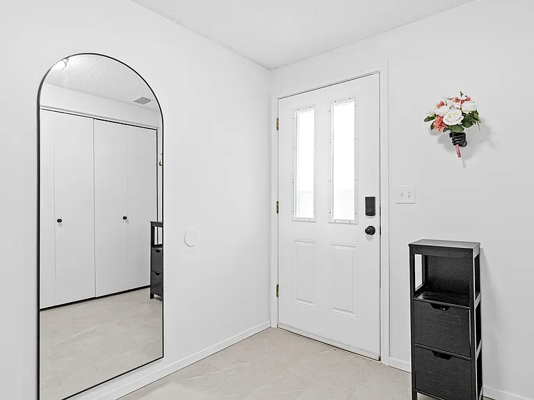 2352 Dorland Ln — Photo 3